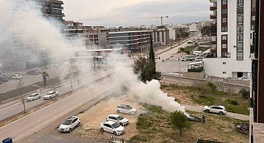 Vatandaşın yaktığı atık yangınını itfaiye ekipleri söndürdü