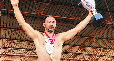 Yağlı Pehlivan Güreşlerinin efsane ismi Ali Gürbüz, Kepez Belediyesi'nde