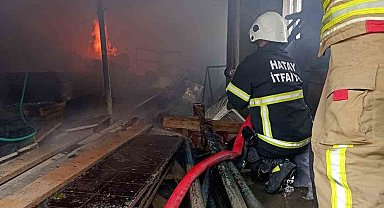 Yayladağı'nda müstakile evden alevler yükseldi