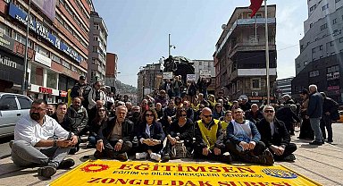Zonguldak'ta sendikalardan oturma eylemi