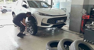 1 Mayıs'ta işçiler meydanda, lastikçiler tezgahta