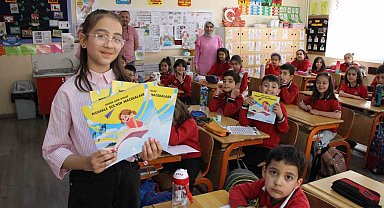 11 yaşında hikaye kitabı yazdı
