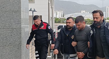 Adana'da cinayet zanlısı adliyeye sevk edildi