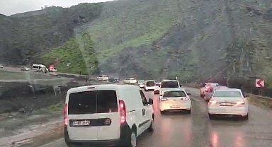 Adıyaman- Çelikhan Karayolunda heyelan