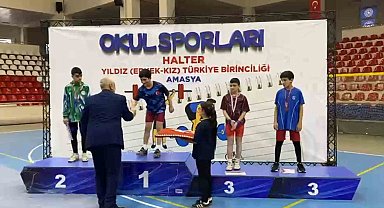 Ağrılı öğrenci Osman Oğur, halterde Türkiye şampiyonu oldu