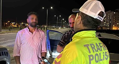 Alkollü sürücünün ehliyetine el konulup, 25 bin lira ceza kesildi