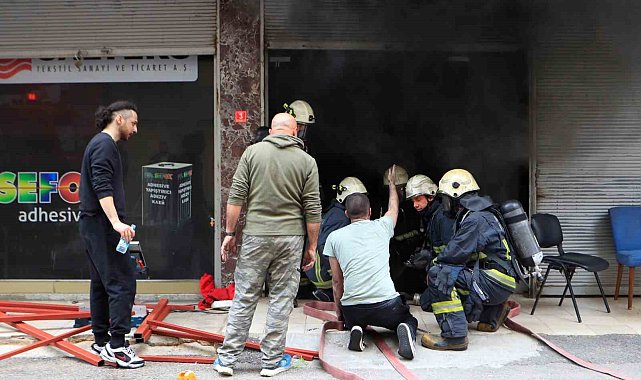 Antalya'da sünger dolu depoda korkutan yangın