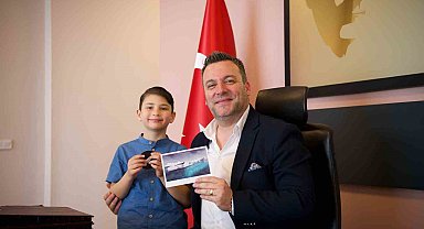 Antarktika'dan dönen en genç Türk, Kuşadası Belediyesi'nde ağırlandı