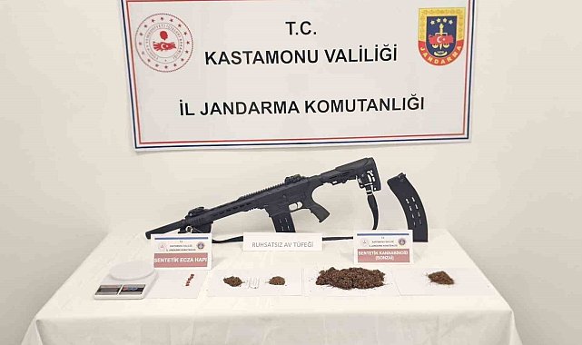 Araçta binlerce sentetik ecza hapla yakalanan sanıklardan biri tahliye edildi