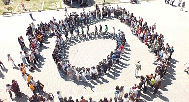 Ayvalık'ta Hıdırellez ateşi okulda yandı