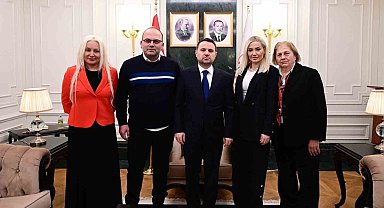Bakan Gürlek, Çağla Tuğaltay'ın ailesiyle bir araya geldi