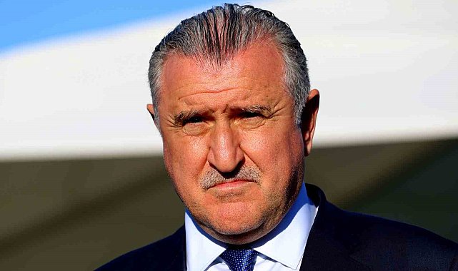 Bakan Osman Aşkın Bak: "Milli takımımız Dünya Kupası'nda çok iyi işler yapacak"