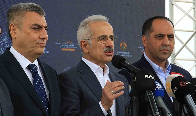Bakan Uraloğlu duyurdu:"Çeşmeli-Kızkalesi Otoyolunda ilk kısım temmuz ayında açılacak"