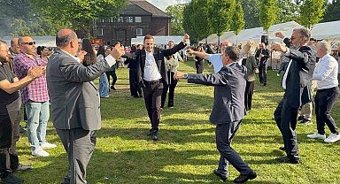Başkan Akın Almanya'daki hemşehrileriyle hasret giderdi