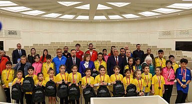 Başkan Şahin, şampiyon sporcularla bir araya geldi