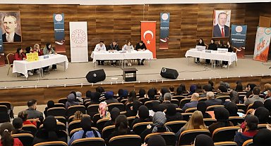 Bayburt'ta liseler arası münazara heyecanı
