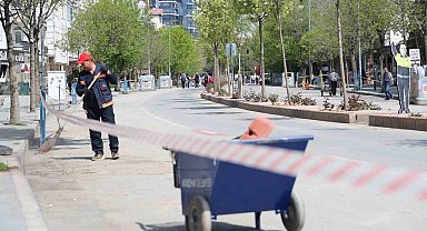 Bayramda görevlerini bırakmadılar: Temizlik işçilerinden takdirlik hareket