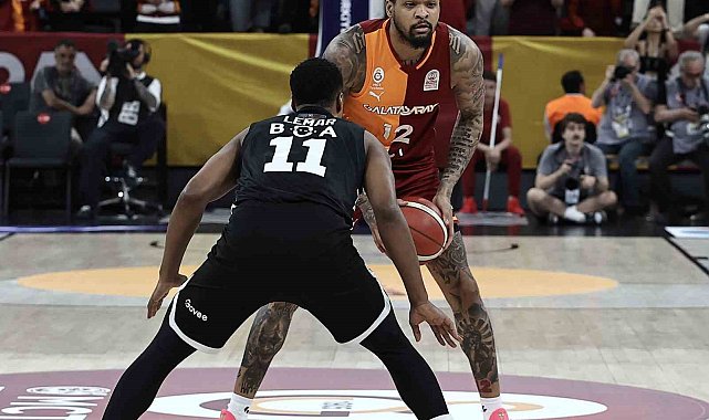 Beşiktaş ile Galatasaray yarı final için parkeye çıkacak