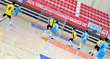 Bilecik'te futsal çeyrek final heyecanı sürüyor