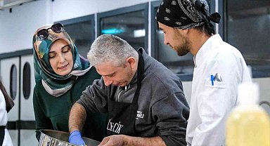 Bilecik'te özel ihtiyaçlı bireyler pasta ve tatlı yaptı