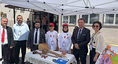 Bilime açılan kapı Akşemseddin Ortaokulu'nda aralandı