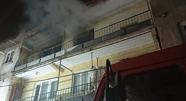 Bursa'da korkutan yangın: Daire kullanılamaz hale geldi