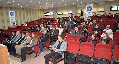 BUÜ'de "Ortak Dış Politika Vizyonu" konuşuldu