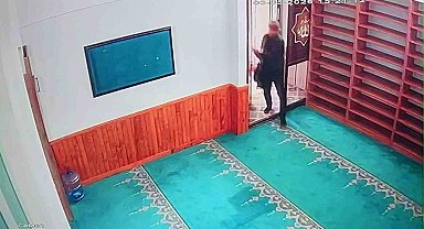 Caminin sadaka kutusundan 200 lira çalan şahıs yakalandı, çaldığı parayı ödedi