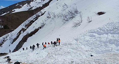Çığ altında kalan çobanın cansız bedenine 125 gün sonra ulaşıldı