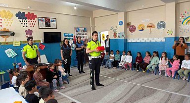 Cizre'de geleceğin sürücüleri kuralları polis amcalarından öğrendi