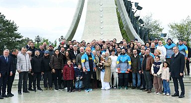 Cumhurbaşkanı Erdoğan, Doğu-Batı Dostluk ve İpek Yolu Rallisi'ne katılan grubu uğurladı