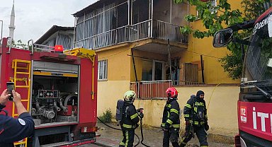 Denizli'de balkon yanan koltuk paniğe neden oldu