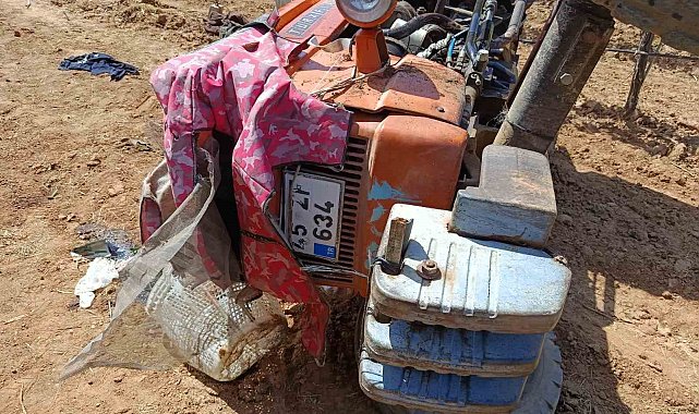 Devrilen traktörün altında kalan Buldanlı çifti ölüm ayırdı
