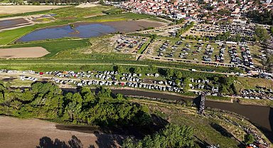 Edirne'de oteller doldu, ziyaretçiler çadır ve karavanlara yöneldi