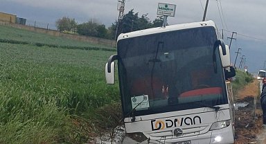 Edirne'ye 1 Mayıs kutlamalarına giden işçileri taşıyan otobüs kaza yaptı: 1 yaralı
