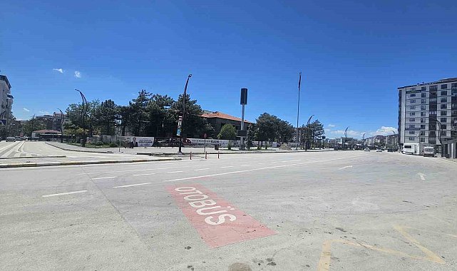 Elazığ'da cadde ve sokaklar boş kaldı