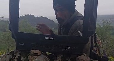 Elazığ'da çoban, kırık televizyonla hava durumu sunup doluya karşı uyardı