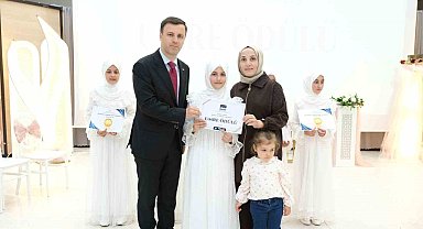 Erzincan'da hadis yarışmasında dereceye girenler ödüllendirildi