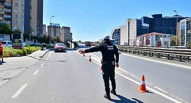 Esenyurt'ta sürücülere 'İlk Yardım ve Trafik Bilinci' eğitimi verildi