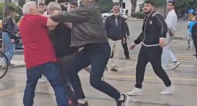 Eşinin gözü önünde darp edildi