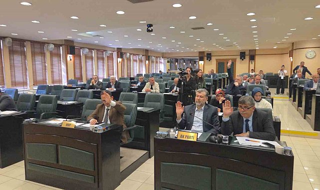 Eski başkanların ismi komisyondan oy çokluğuyla geçti