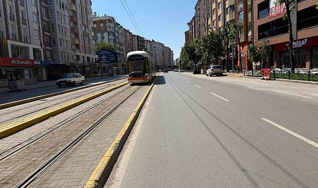 Eskişehir'de bayramın ilk günü sokaklar boş kaldı