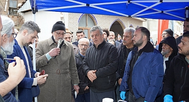 Eşrefoğlu Abdullah Rumi İznik’te ki kabri başında anıldı.