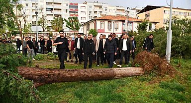 Fırtına sonrası vali, kaymakam ve belediye başkanı bölgede incelemede bulundu