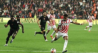 Galatasaray bu sezon ikinci kez 4 gol yedi