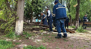 Gaziantep'te fırtına sonrası yaralar sarılıyor