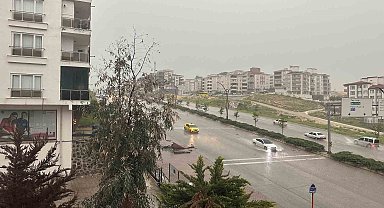 Gaziantep'te sağanak yağış ve dolu hayatı felç etti