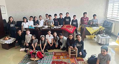 GKV'li öğrencilerden zamanda yolculuk sergisi