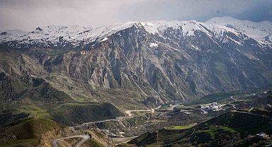 Hakkari yolundaki heyelan riskine karşı 'mühendislik' uyarısı