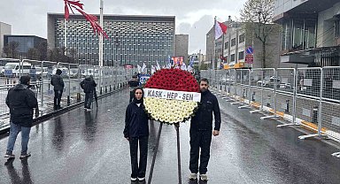HEP-SEN 1 Mayıs'ı Taksim'de kutladı